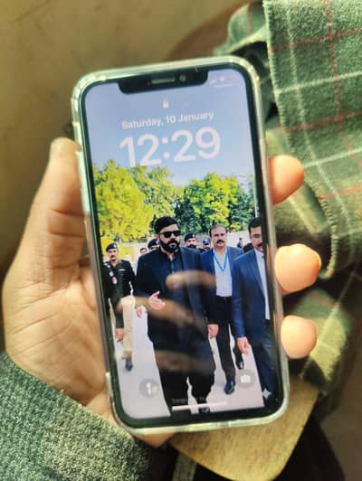 I phone x Non PTA. 64. gb  just beak break Baki All oky