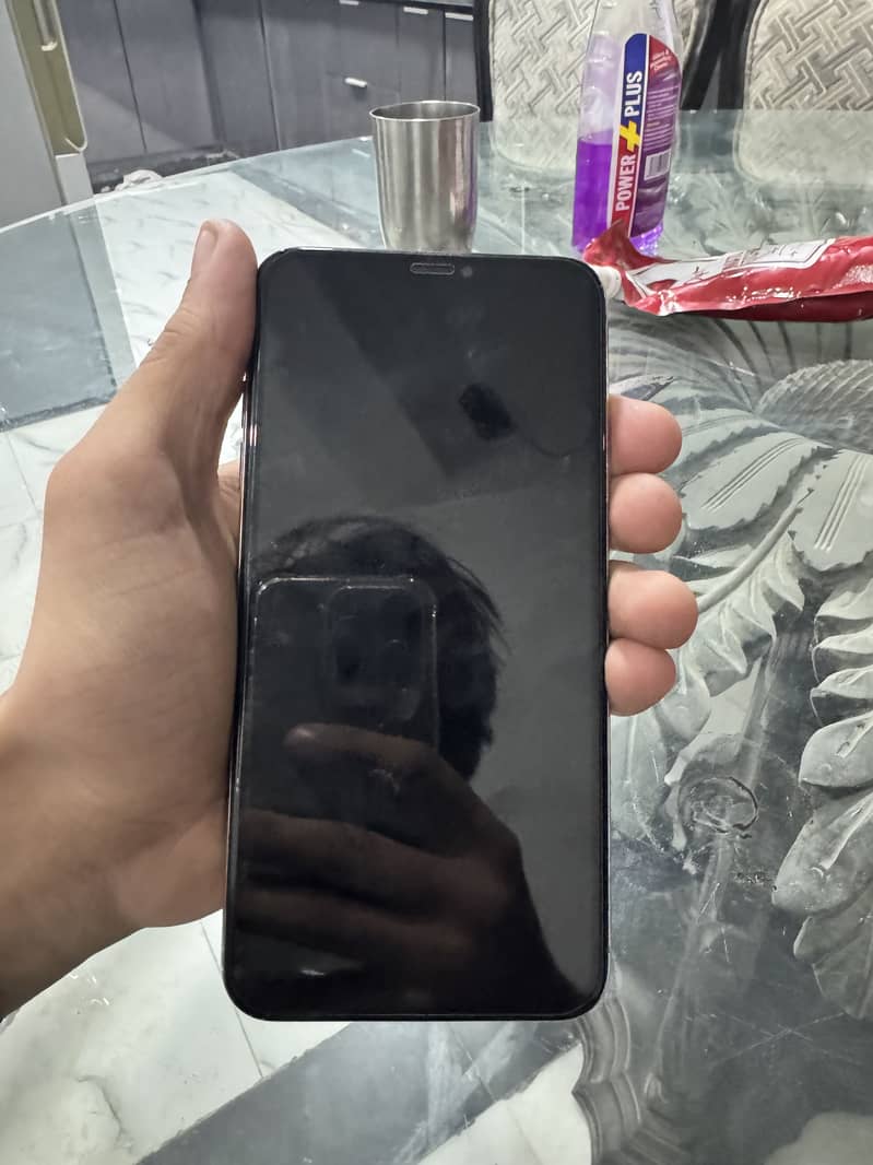 IPHONE XS MAX  64 gb 13