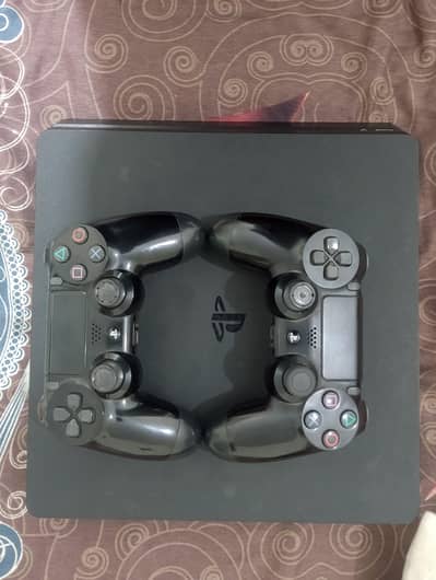 10/10 PS4 JAILBREAK 9.00 with 7 games and two original controllers
