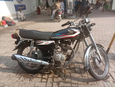 Honda CG 125 2015 complete genuine condition