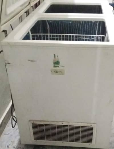 Waves double door freezer