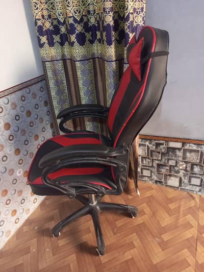 gaming chair red colour