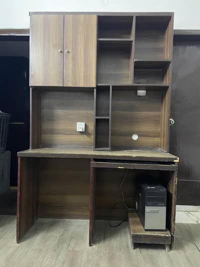 Brown Divider, Shelve