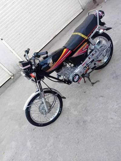 Honda 125cc bike for sale032"77"51"78:98