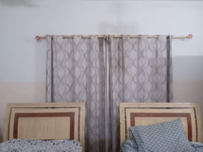 single bed 3.5 by 6.5 for sell