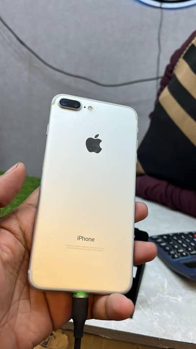 I phone 7lus PTA approved 10/10 coindatin