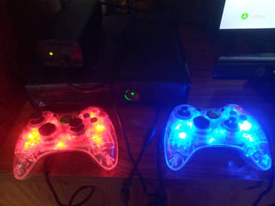 Xbox 360 RGH 256 GB | 2 Wireless Controllers | Games Installed