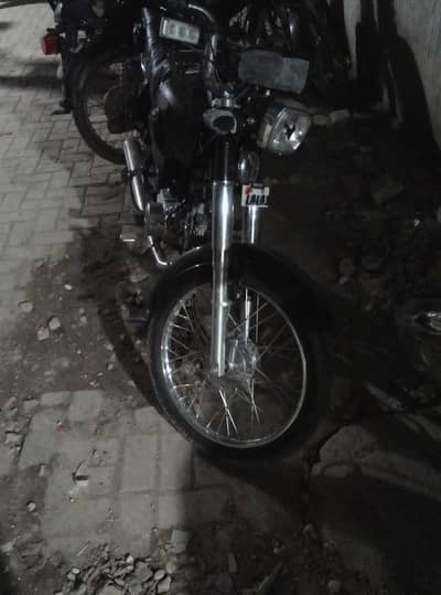 one month Chali hai carburator sprocket howi hai