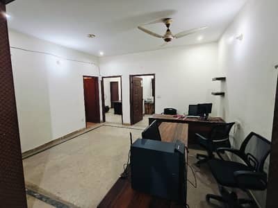 6,Marla Beautiful Fist Floor Portion Available For Sailent Office Use In Johar town Near Expo Center