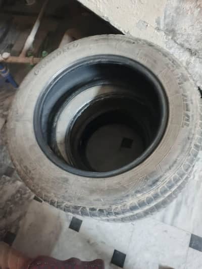 2nd hand tyre