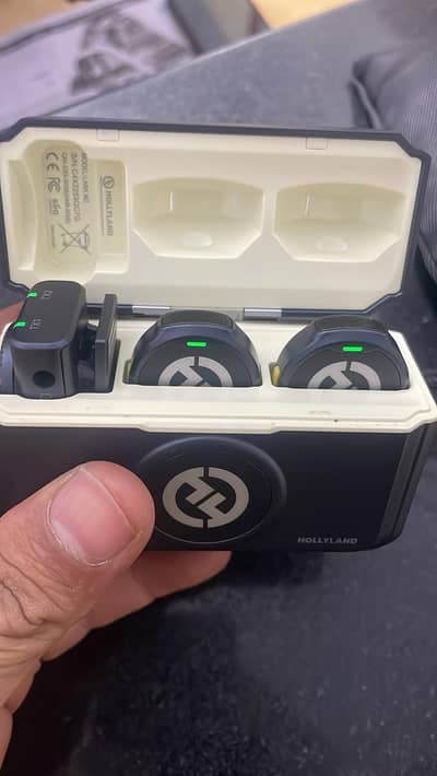 Hollyland Lark M2 Dual Wireless Microphone