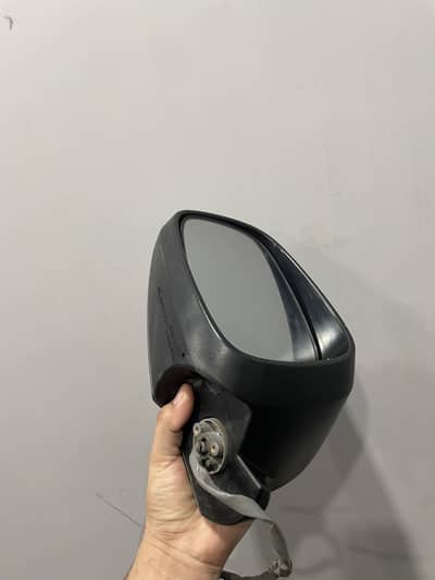Swift retractable or adjustable side mirror