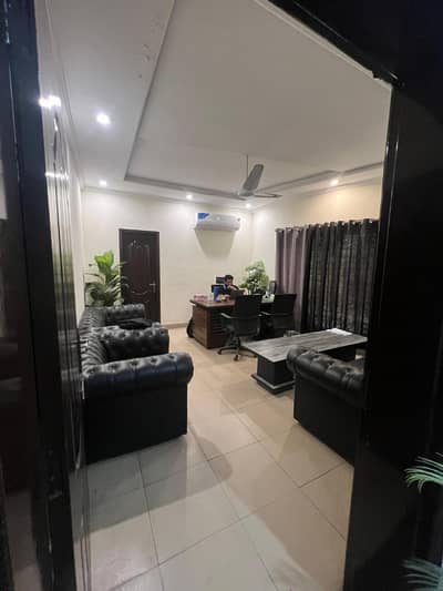 1 Kanal Upper Portion Available For Rent