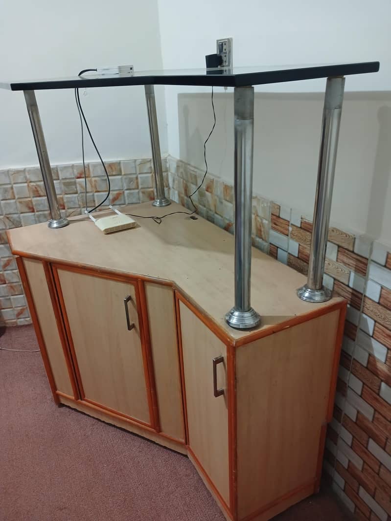 Table for TV and computer 2