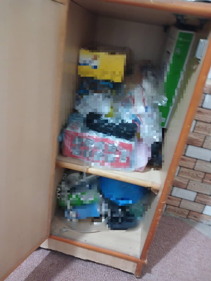 Table for TV and computer 4