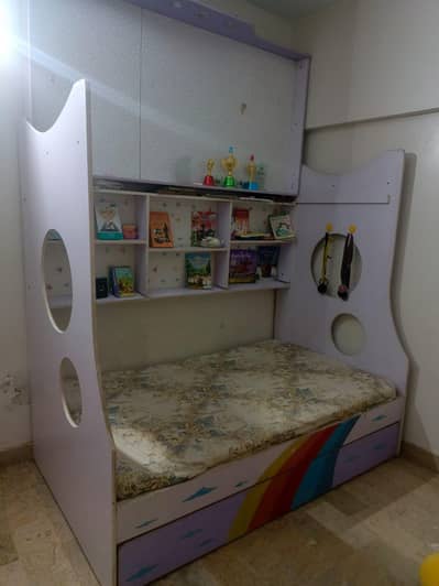 kids bed , 8.5/10 in condition. 3 bed in 1