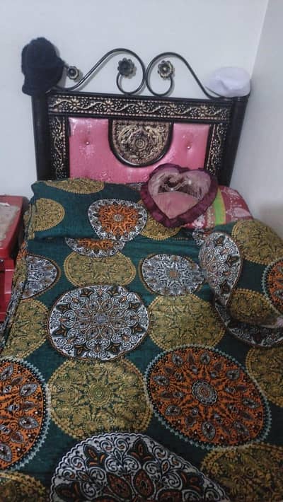 single bed with mattressgoods condition