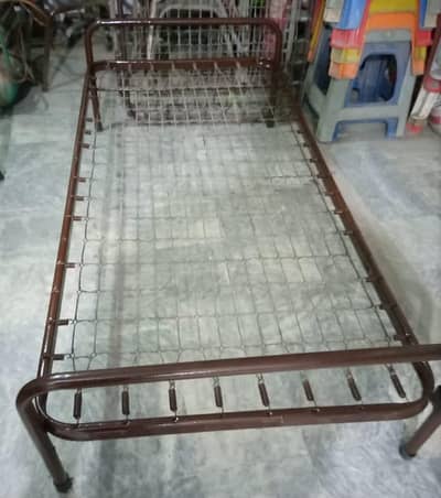 Iron single beds for sale @ wholesale price. Ideal for hostels