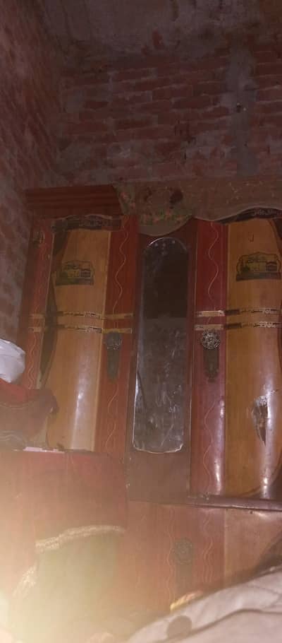 Almirah (Almari) for Sale  0/3/0/0/5/3/7/7/1/1/5 urgent sale