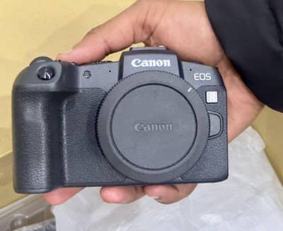 Canon EOS RP with prime lens 24mm-105mm