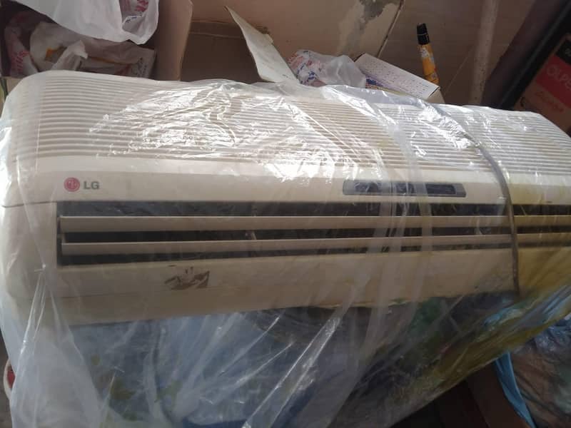 استعمال شدہ ایل جی ایک ٹن اے سی. 1