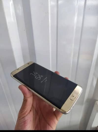 samsung s7 edge 4/32 golden color