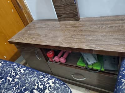 Stylish Wooden TV Table for Sale – Good Condition