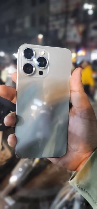 I phone 15 pro max 256gb factory unclok