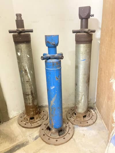 4 Jacks for building