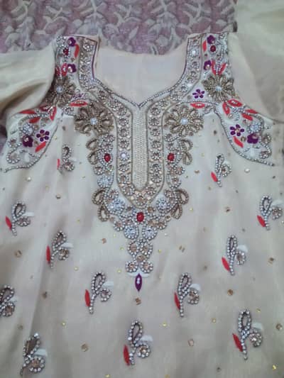 Beautiful stiched tissue cloths one time use 9/10 condition