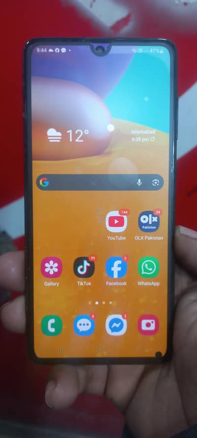 Sumsang 71 mobile 128 gb 8 gb Available