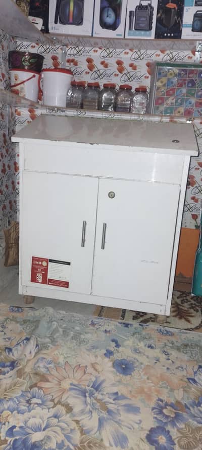 cabinets table sizes apke samey hai OK pic 10/9 condition