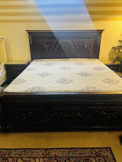 Kind size bed wooden beautiful