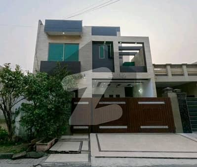 8 Marla Spacious House Available In P & D Housing Society - Block B1 For Sale