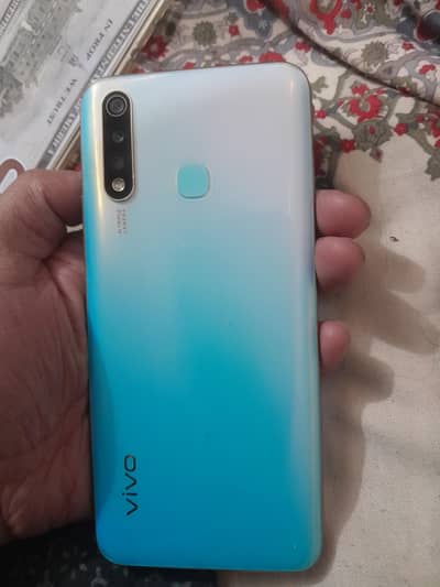 Vivo y15 (4+1GB + 128GB)