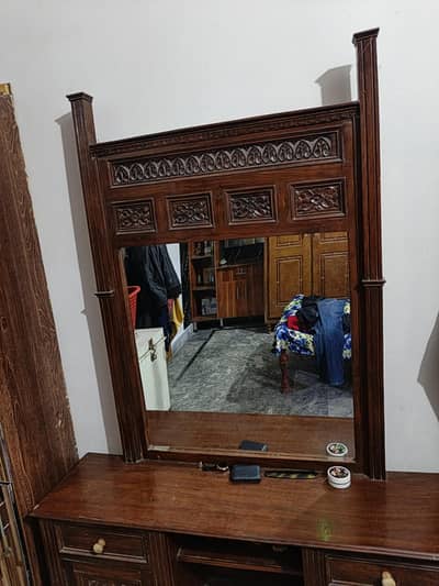 wood dressing table