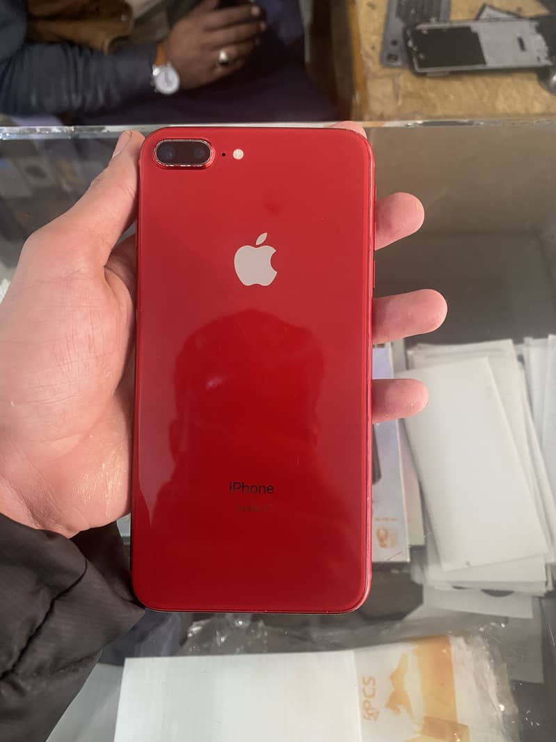 Apple iPhone 8 Plus 0