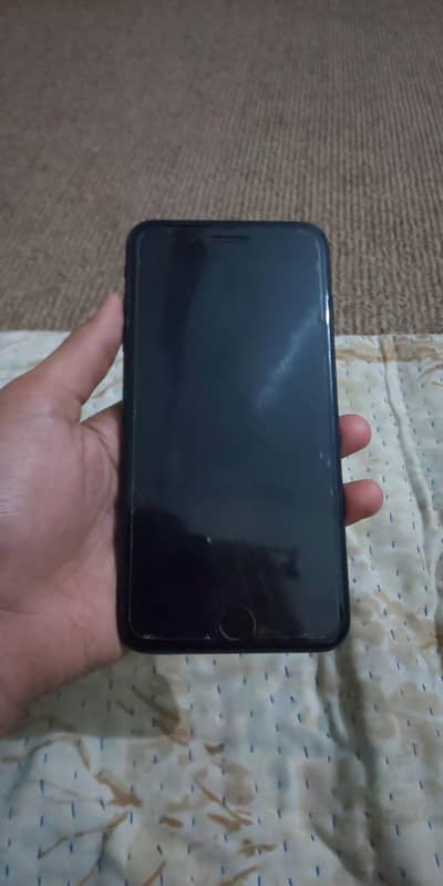 i am selling i phone 7 plus