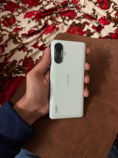 Redmi K40 gaming  12/256 10/10