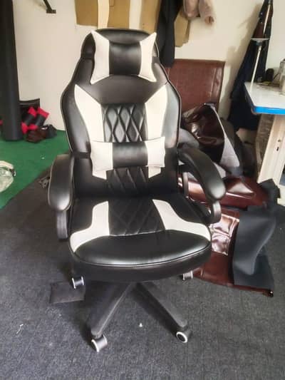 Premium Ergonomic Gaming Chair - 6 Months Warranty - Brand New