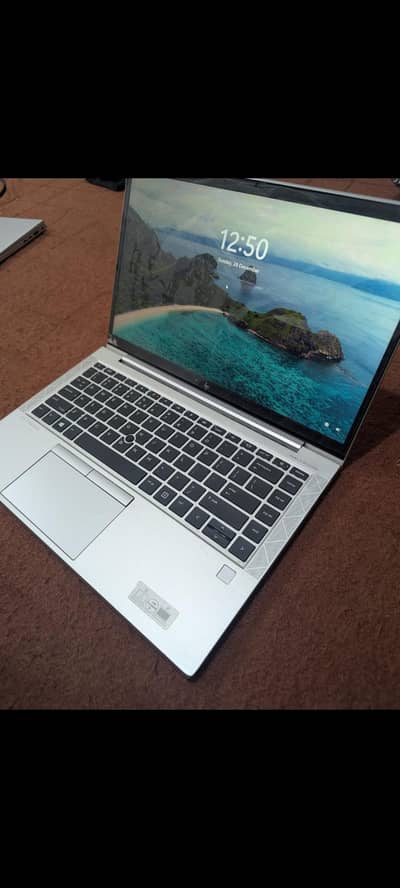 hp elite book 840 g7 8ram 8256gb NVME CARD i5 10th gen