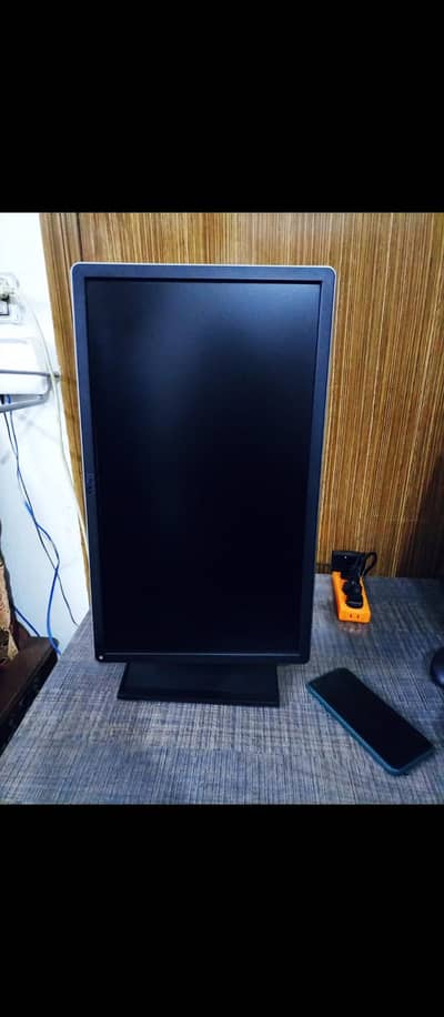 dell 22 inch IPS LCD