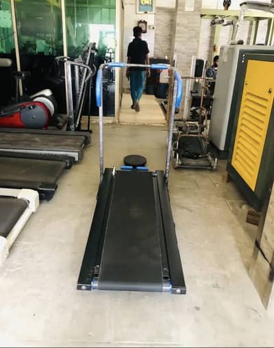 Home used manual treadmill
