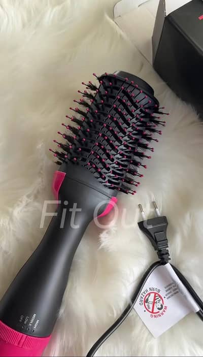 Professional 3 in 1 hot air brush. Dries, straighten, curls.
