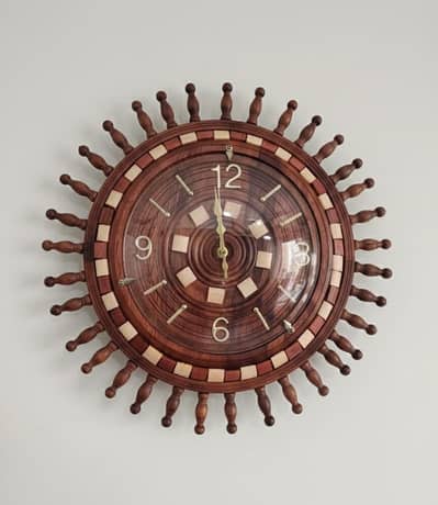 Premium Handmade Wooden Wall Clock – Artisanal Craftsmanship