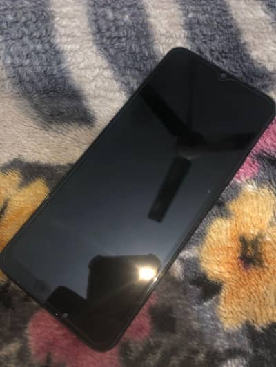 scratchless phone  lush condition