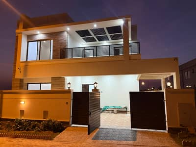 272 Sq Yd Luxury Villa For Sale Precinct 16, Bahria Town Karachi Near Grand Jamia Mosque 5 Bedrooms, Drawing, Dining, TV Lounge & American Kitchen 5 mins from Main Gate | Near Commercial & Schools.