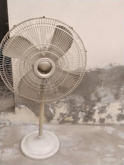 pedestal fan