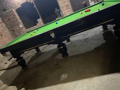 5/10 6 legs Snooker table