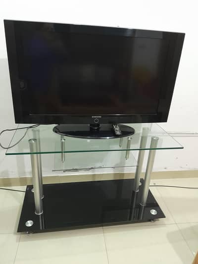 Samsung flat screen LED tv & TROLLEY for sale